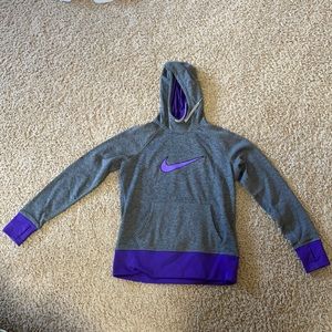 Med Nike Grey and Purple Sweatshirt